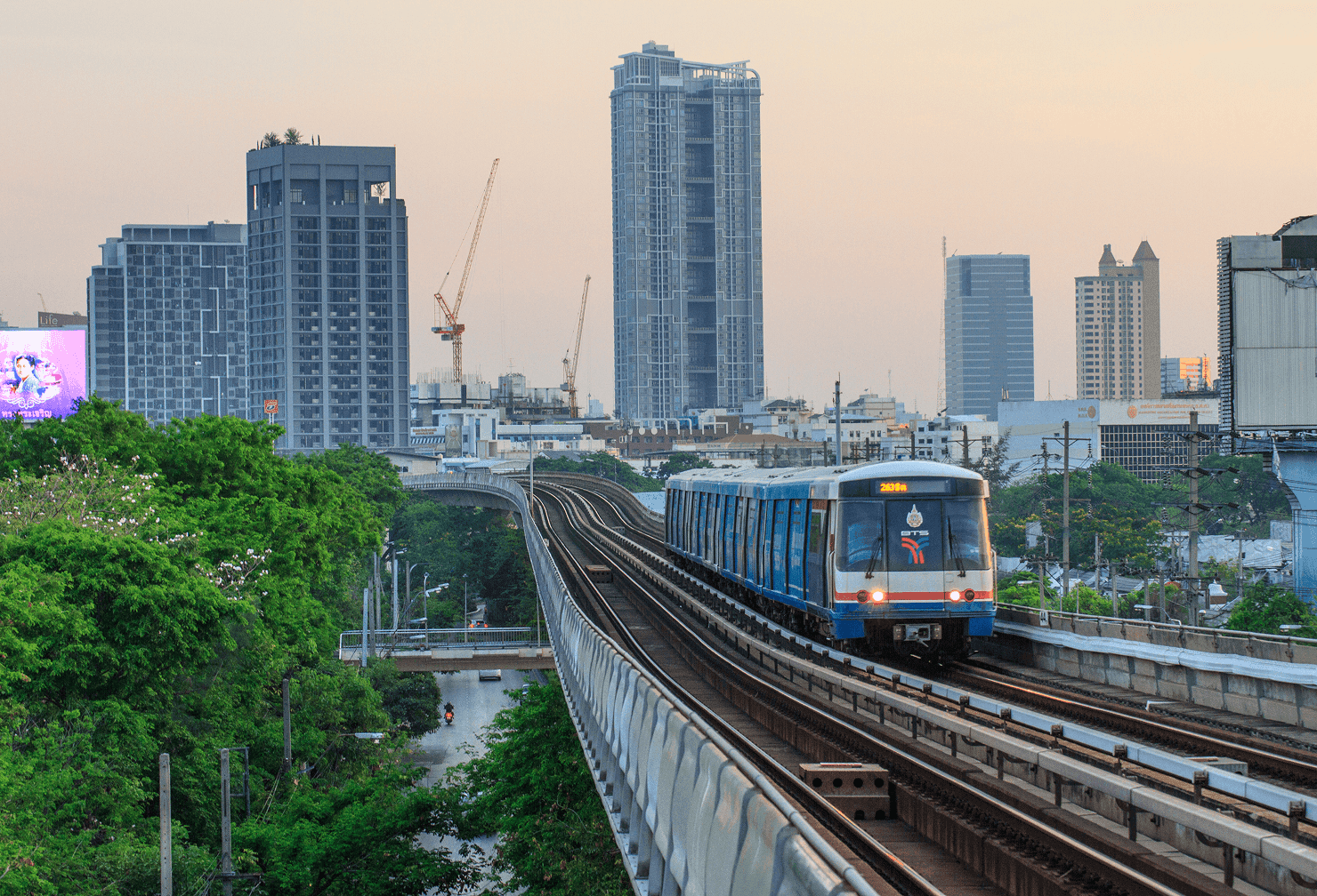 Flats Near Metro Stations in JP Nagar - Why Connectivity Matters?